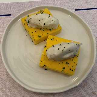 Baccala' mantecato con polenta 2 pezzi
