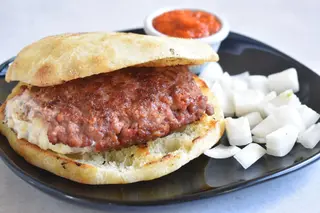 Punjena pljeskavica 