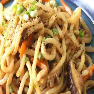 Spaghetti cinesi con verdure