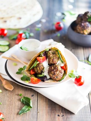 Pita Bread Boulettes De Viande + Frite