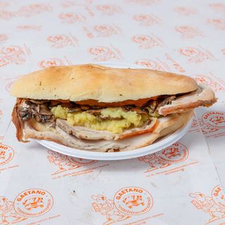 Panino porchetta, funghi e patate schiacciate