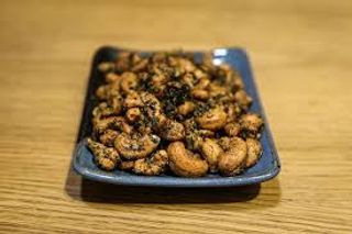 Antipasti con alghe e nori