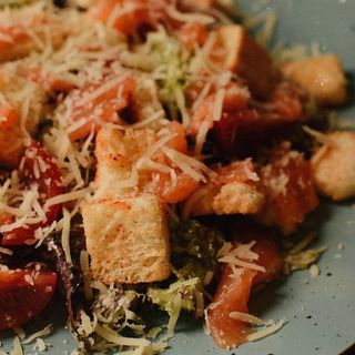 Салат Цезар з лососем (195г)