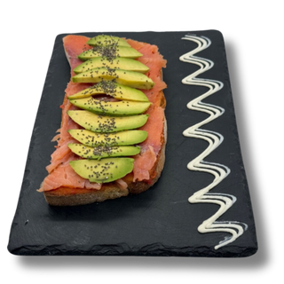 Llesca De Aguacate Y Salmón