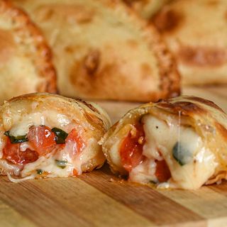 Empanada Capresse (Delivery)