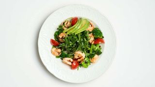 Салат с креветками с авокадо и рукколой (100 гр.)