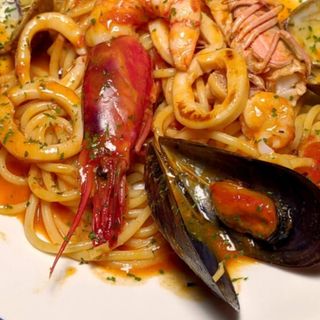 Menu (1) Revueltos seta y jamon (2) Espaguetis a la marinera 