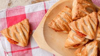 Mini sa nadevom ukus pizze Posno