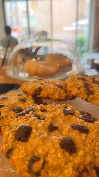Chocolate chip cookie
