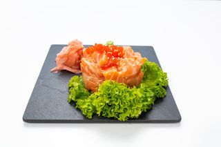 Salata Spicy salmon
