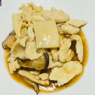 131A Pollo con funghi e bambu