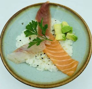 128. Chirashi mix