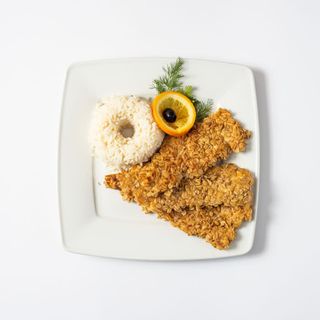 Medaliony drobiowe w płatkach owsianych, ryż, surówka