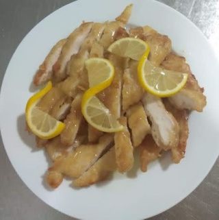 Pollo Con Salsa De Limón