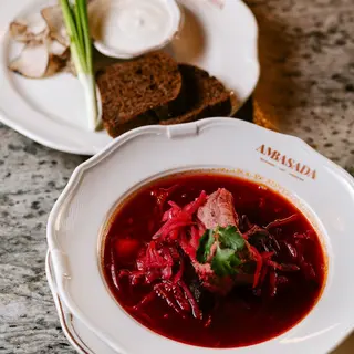 Борщ з ребром