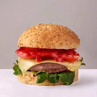 Cheeseburger di chianina classico + patatine + bibita