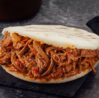 Arepa Mechada (1 Ud.)
