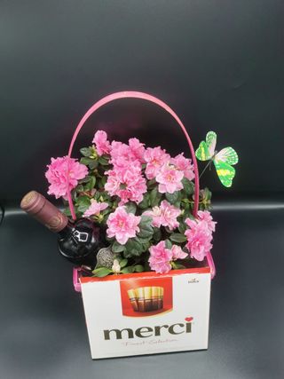 Cadou cu flori, vin si ciocolata!