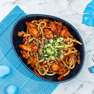 Wok udon cu pui in sos Teriyaki