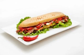 Донер в батоне с говядиной