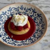  Syrnik with raspberry sauce