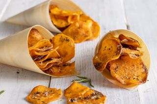 Patate fritte chips pepe nero