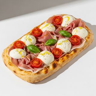 Crudo con bufala e pomodorini