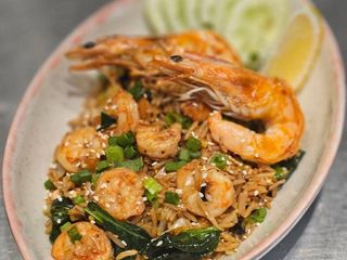 Смажений рис з креветками в тайському стилі (300/30/15g)