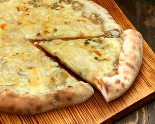 СБ Піца Пера Б'янка (540 г)