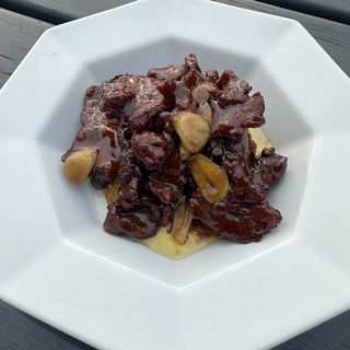POLĘDWICA WOŁOWA NA MAŚLE Z CZOSNKIEM