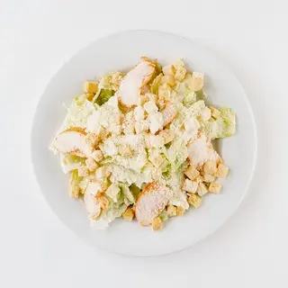 Салат Цезарь с курицей