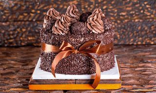  შავი ვნება 15-17 პერსონაზე