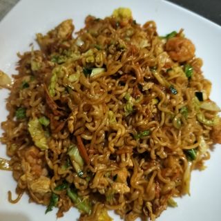 325 Ramen saltati con gamberi