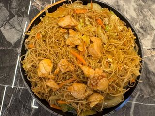 Massa de Arroz com Frango