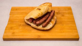 Teleća kobasica u lepinji