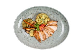 Пилешки Гърди със Зеленчуци (300 г)