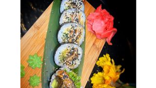 Futomaki wędzony węgorz 6 szt