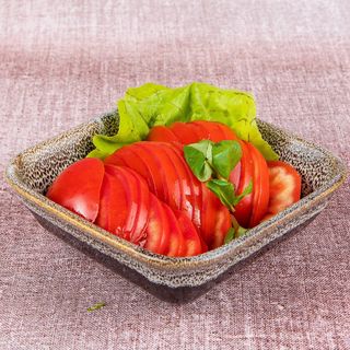 Salată de roşii cu ceapă