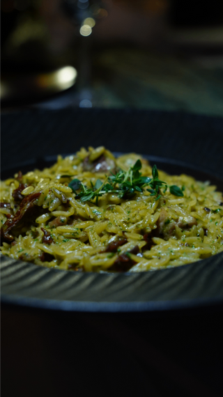 ORZO Z SOSEM SZPINAKOWYM I KURCZAKIEM