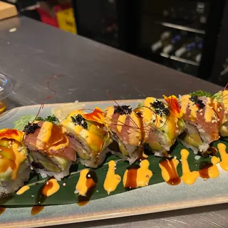 Dragón Roll Arcoiris Atún (8 Pza.)