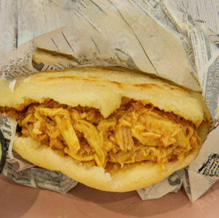 Arepa De Pollo Mechado