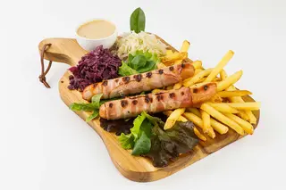 Würstel al formaggio e pancetta