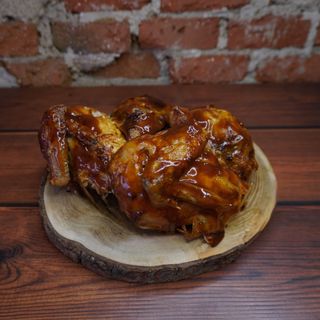 Pollo Criollo Premium Con Salsa Barbacoa