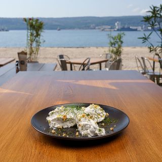 Салата Снежанка (200г)