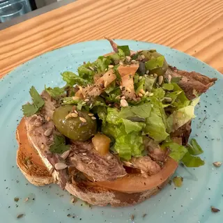 Tosta de Tomate e Filete de Sardinha