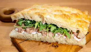 Sandwich cremă de ton