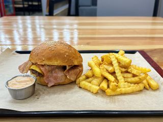 ბეკონ-ჩიზბურგერი