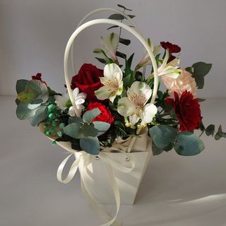 Koszyk biała-czerowy