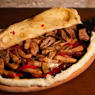 Пательня з свининою та овочами