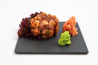 Salata Quinoa salmon & tuna salad